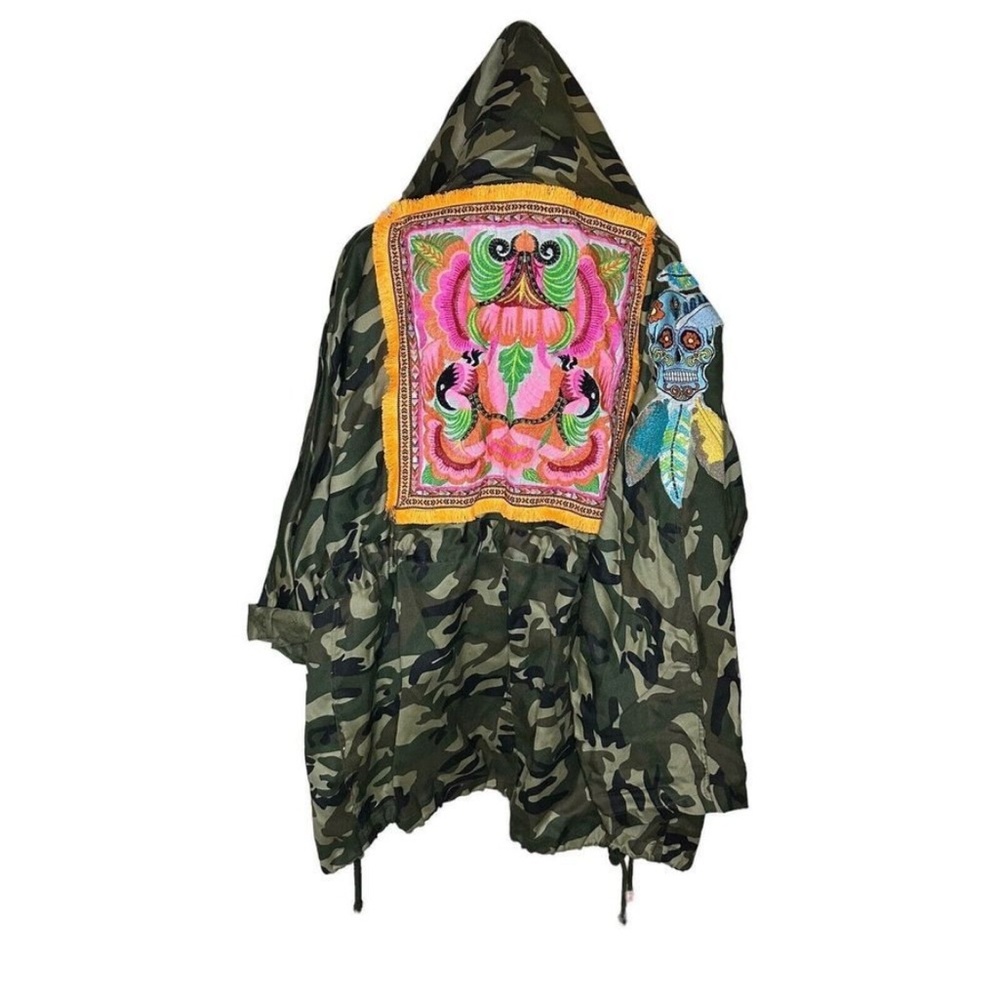 Camouflage Hooded Jacket with Colorful Embroidery